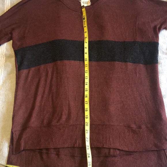 Oversized Light Weight Sweater - Picture 7 of 8